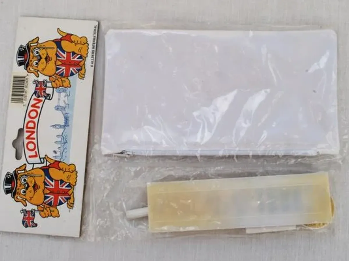 Recordação de Londres - Estojo, lápis, afia, régua