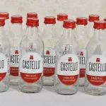 12 garrafas de 250 ml de Àgua Castello vazias 2