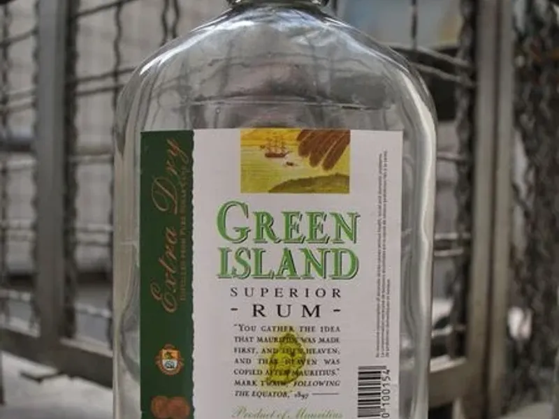 12 garrafas de 250 ml de Àgua Castello vazias