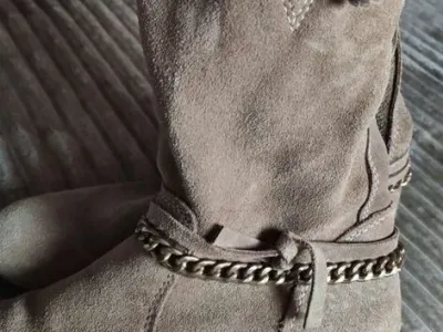 Botas camurça castanhas