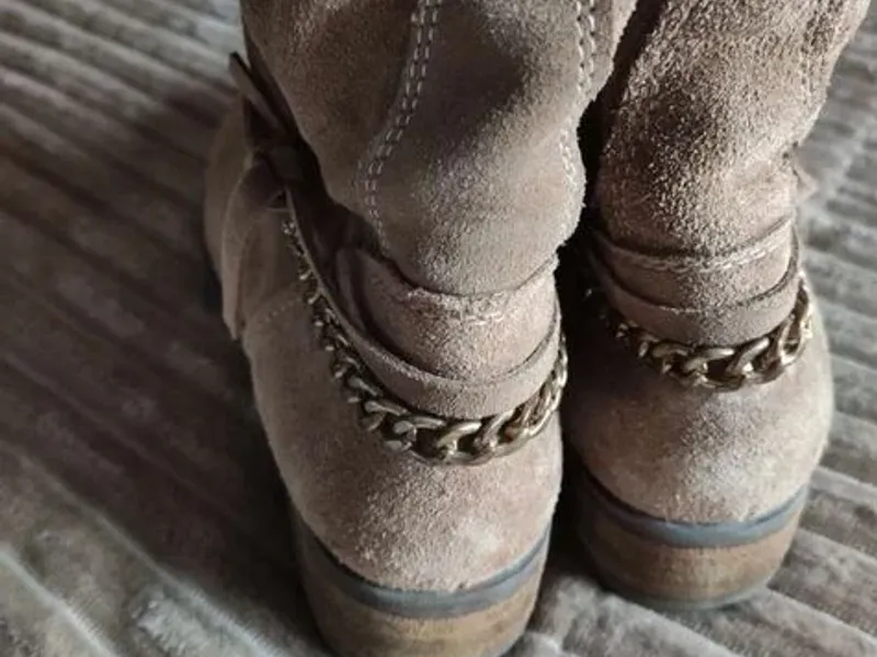 Botas camurça castanhas