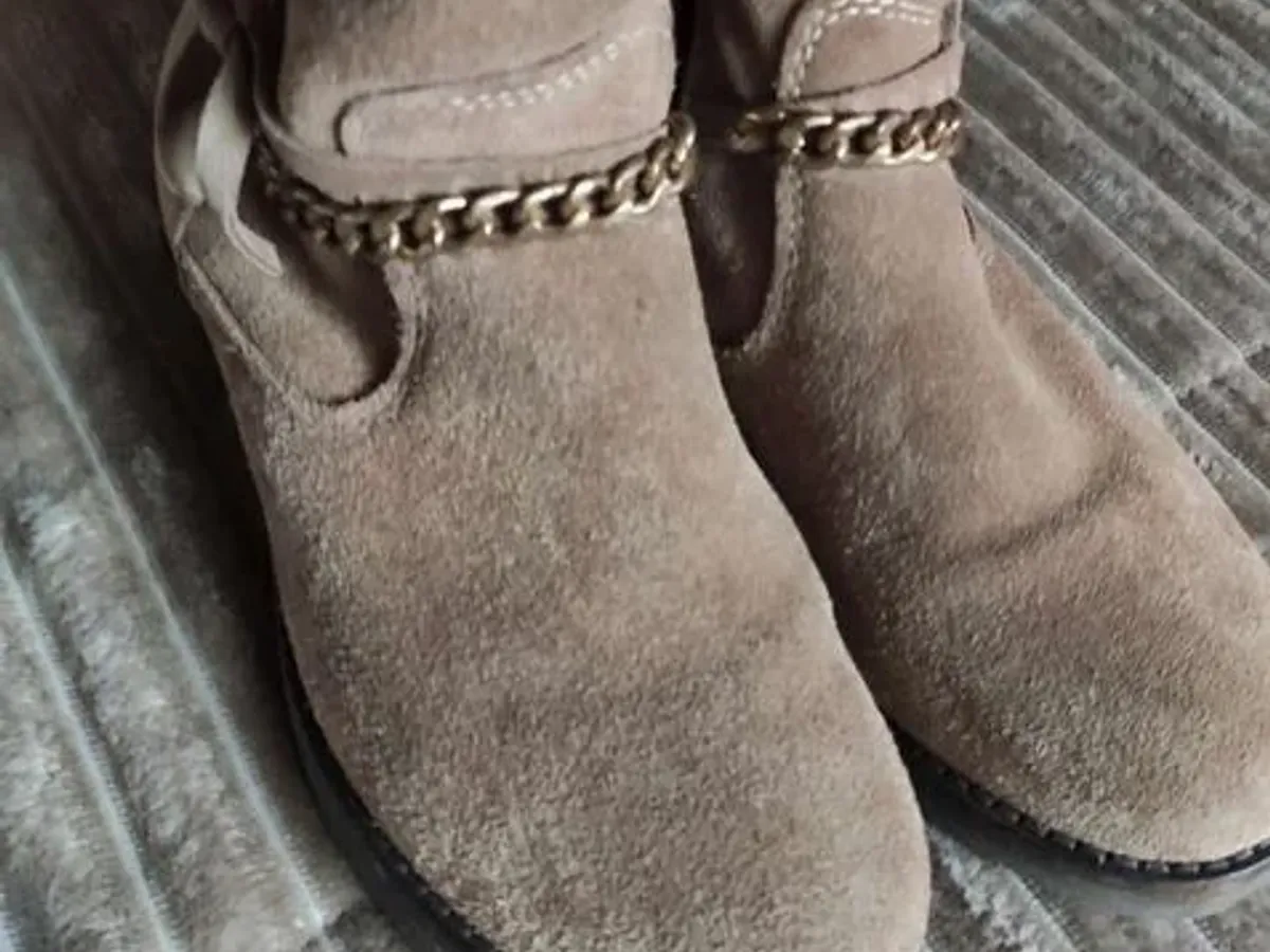 Botas camurça castanhas