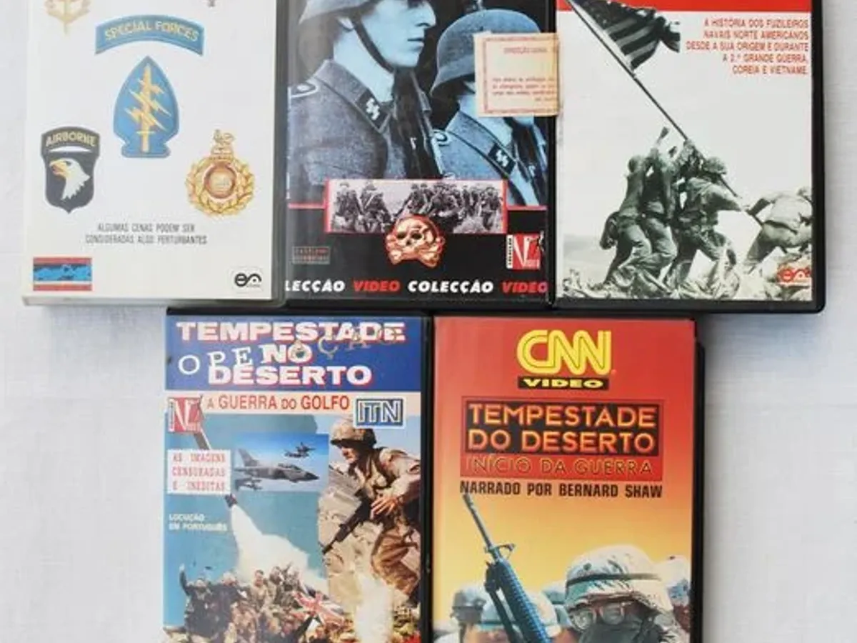 Cassetes VHS de temas militares 