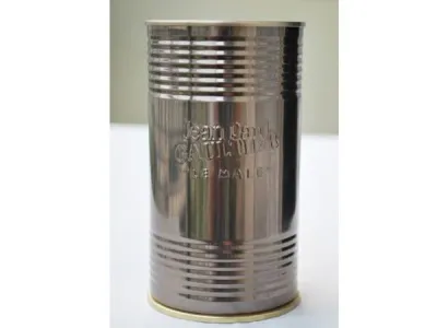 Lata de perfume “Le Male” de Jean Paul Gaultier