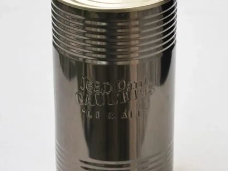 Lata de perfume “Le Male” de Jean Paul Gaultier