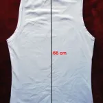 T-shirt branca de alças  4