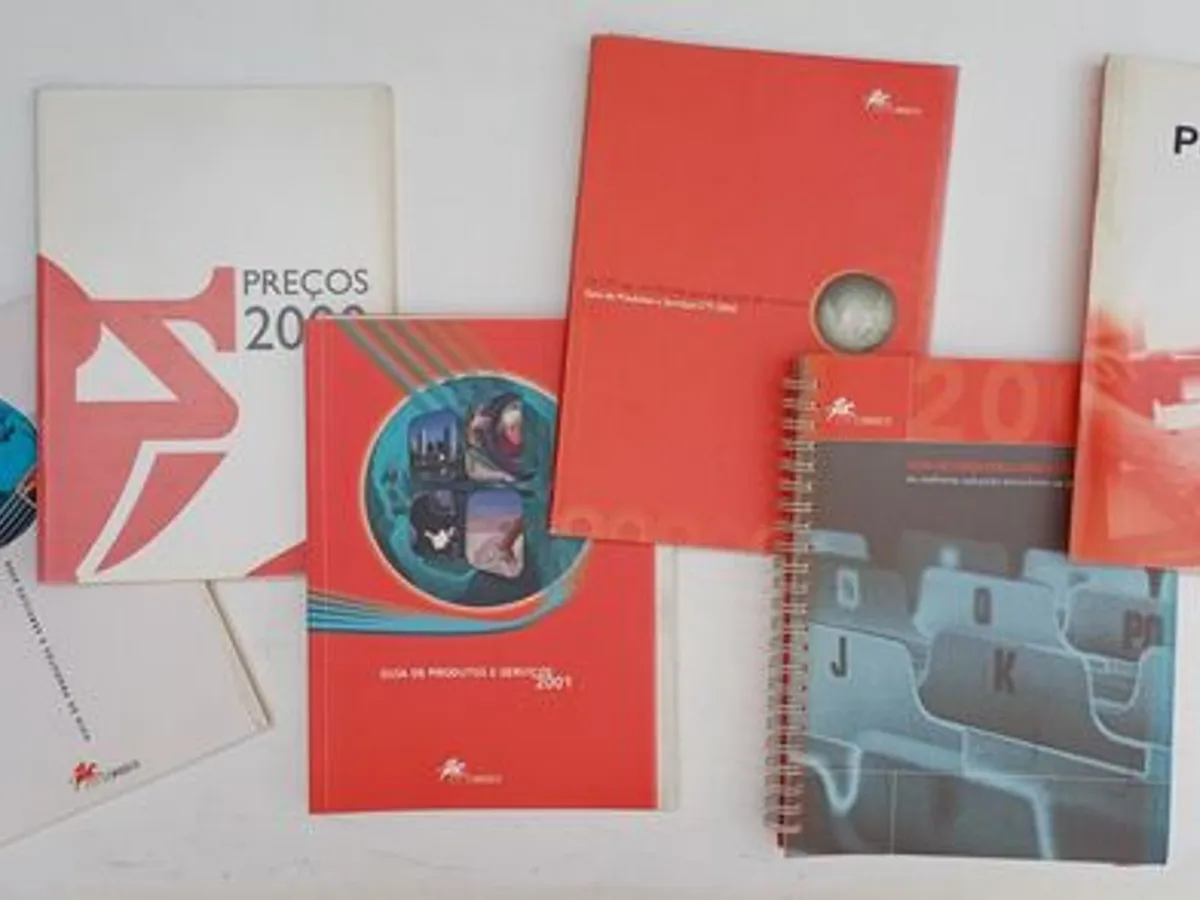 Guias dos CTT 2000-2004 e publicações filatelicas