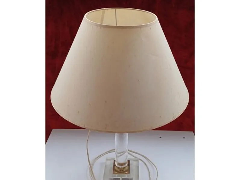 Abajour com 135 cms de diâmetro 