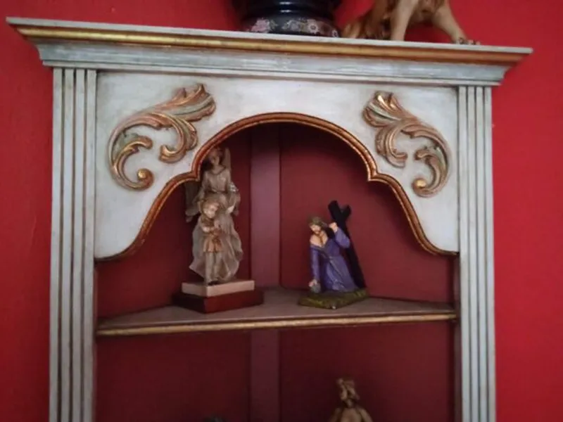 móvel de canto antigo, estilo Queen Anne 