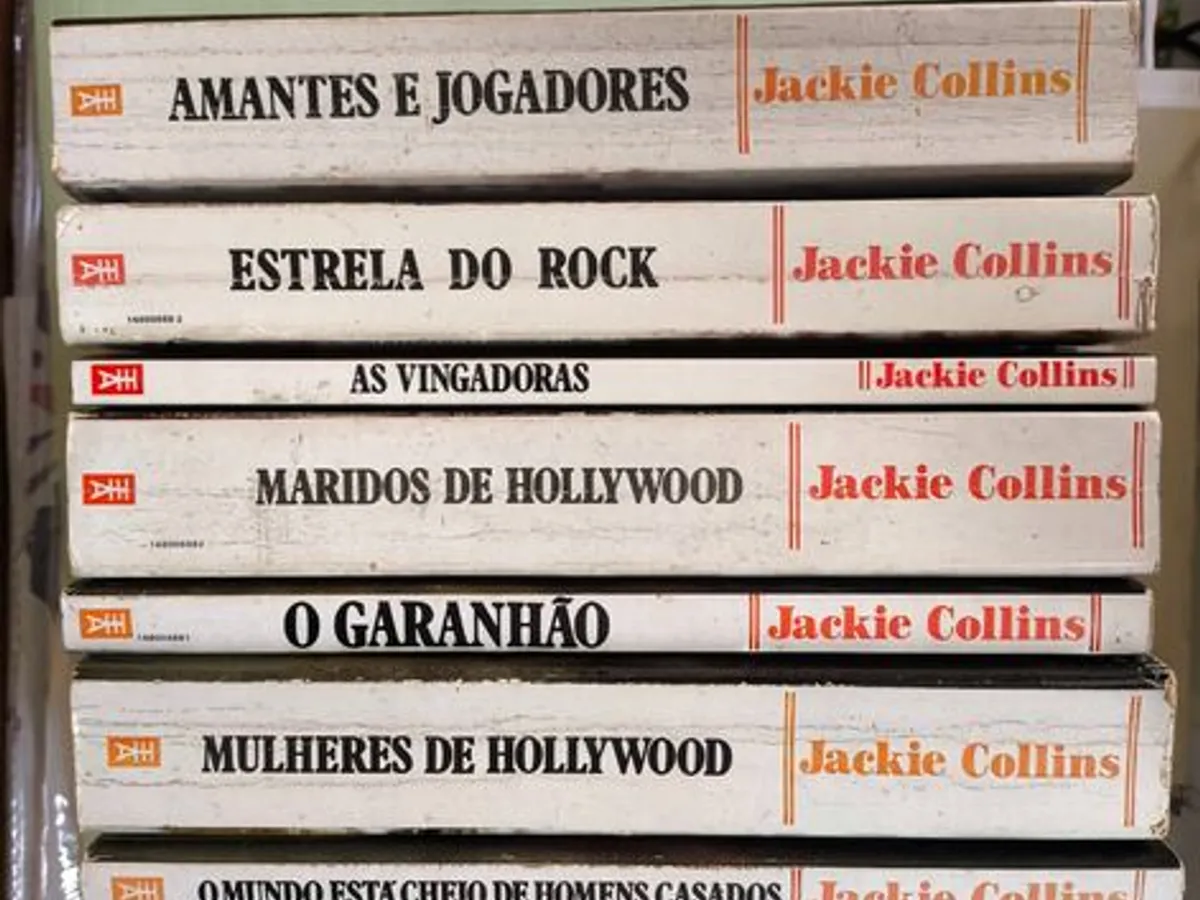 Conjunto de 8 livros de Jackie Collins.