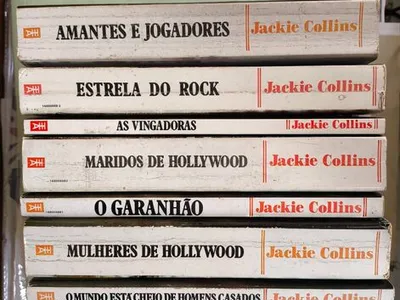 Conjunto de 8 livros de Jackie Collins.