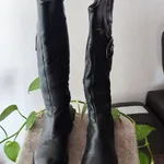 Botas de cano alto n 36 na cor preta  1