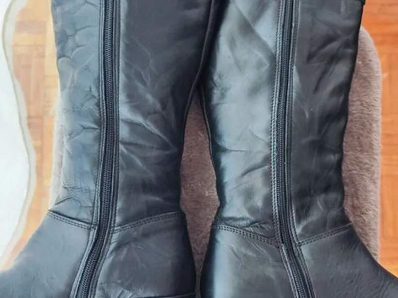 Botas de cano alto n 36 na cor preta 