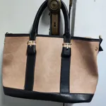 Linda Bolsa tote bege e preta 1