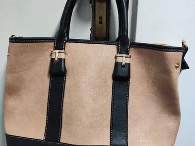 Linda Bolsa tote bege e preta