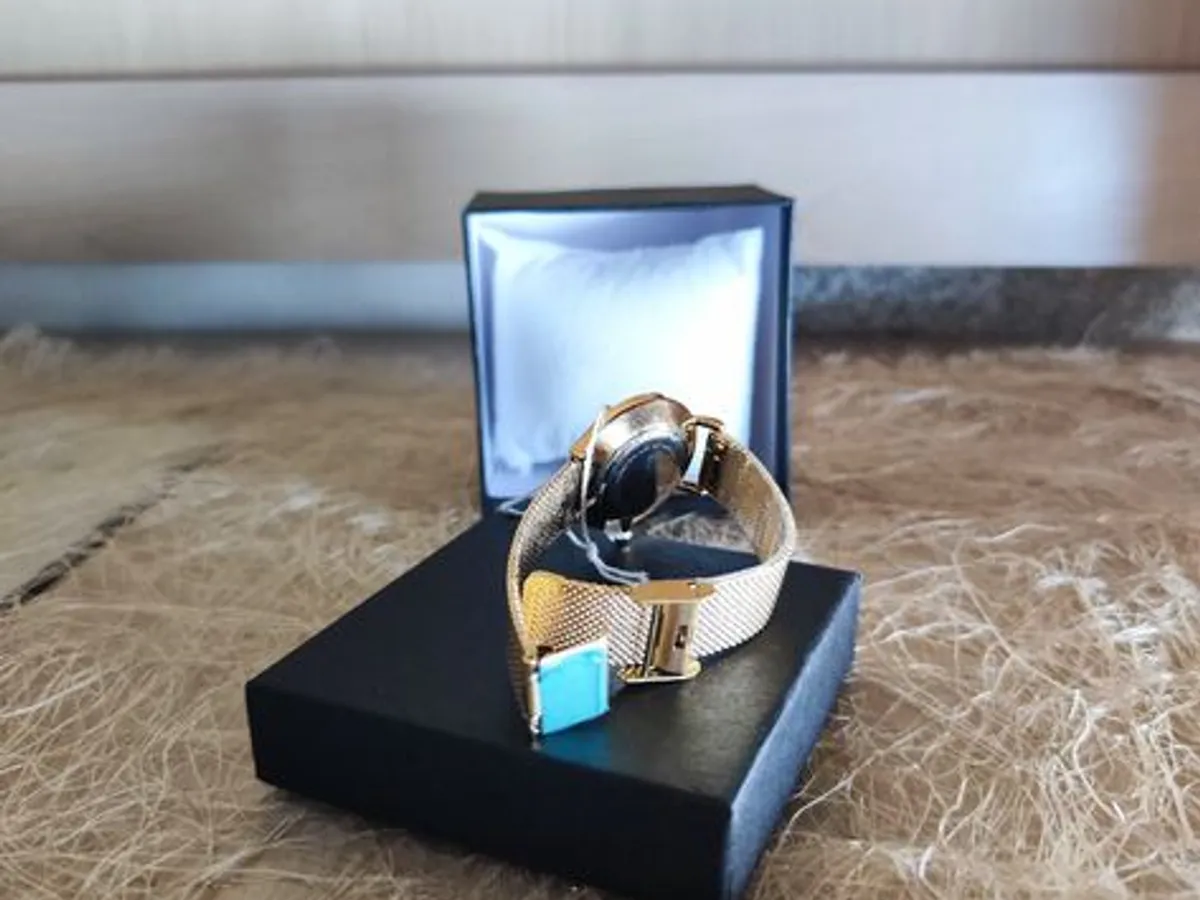 Relógio de pulso para Senhora dourado da Skyline 