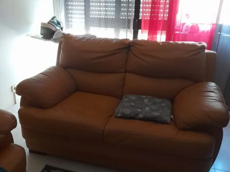 Vendo sofá de 2 lugares 