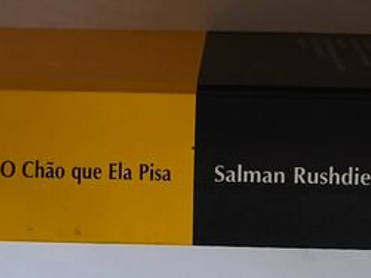 O Chão que Ela Pisa - Salman Rushdie