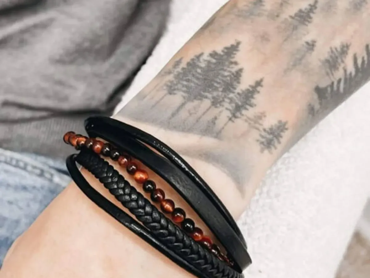 Pulseira multifacetada de couro/aço/pedras