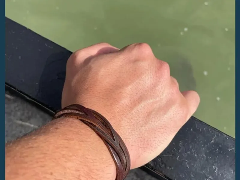 Pulseira em couro vegan