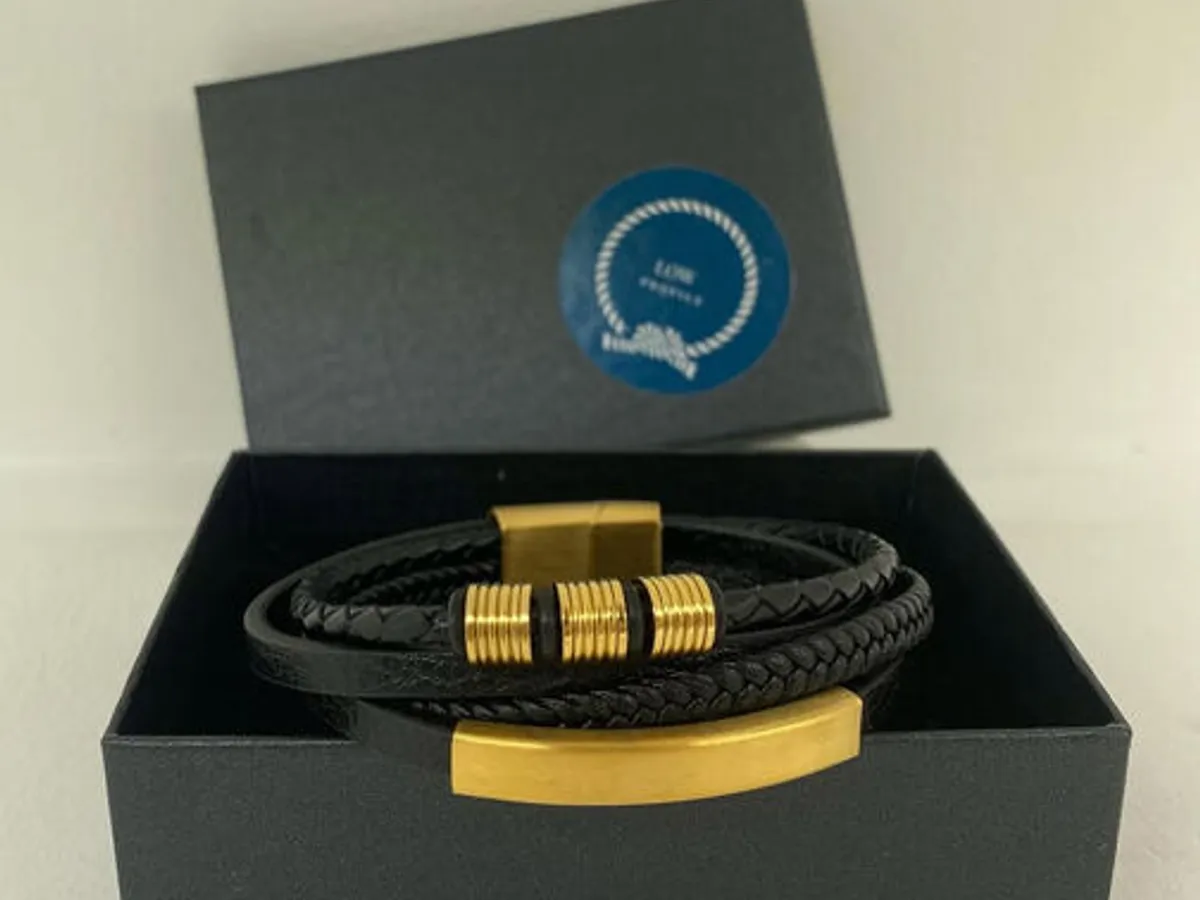 Pulseira multifacetada em Aço inoxidável + pele