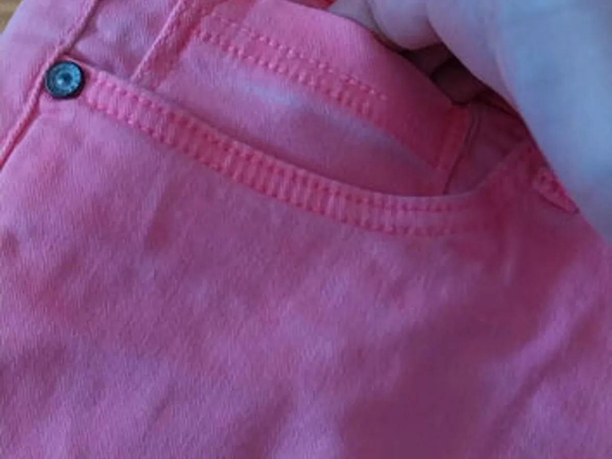 Calções Rosa Néon Desfiados – T38