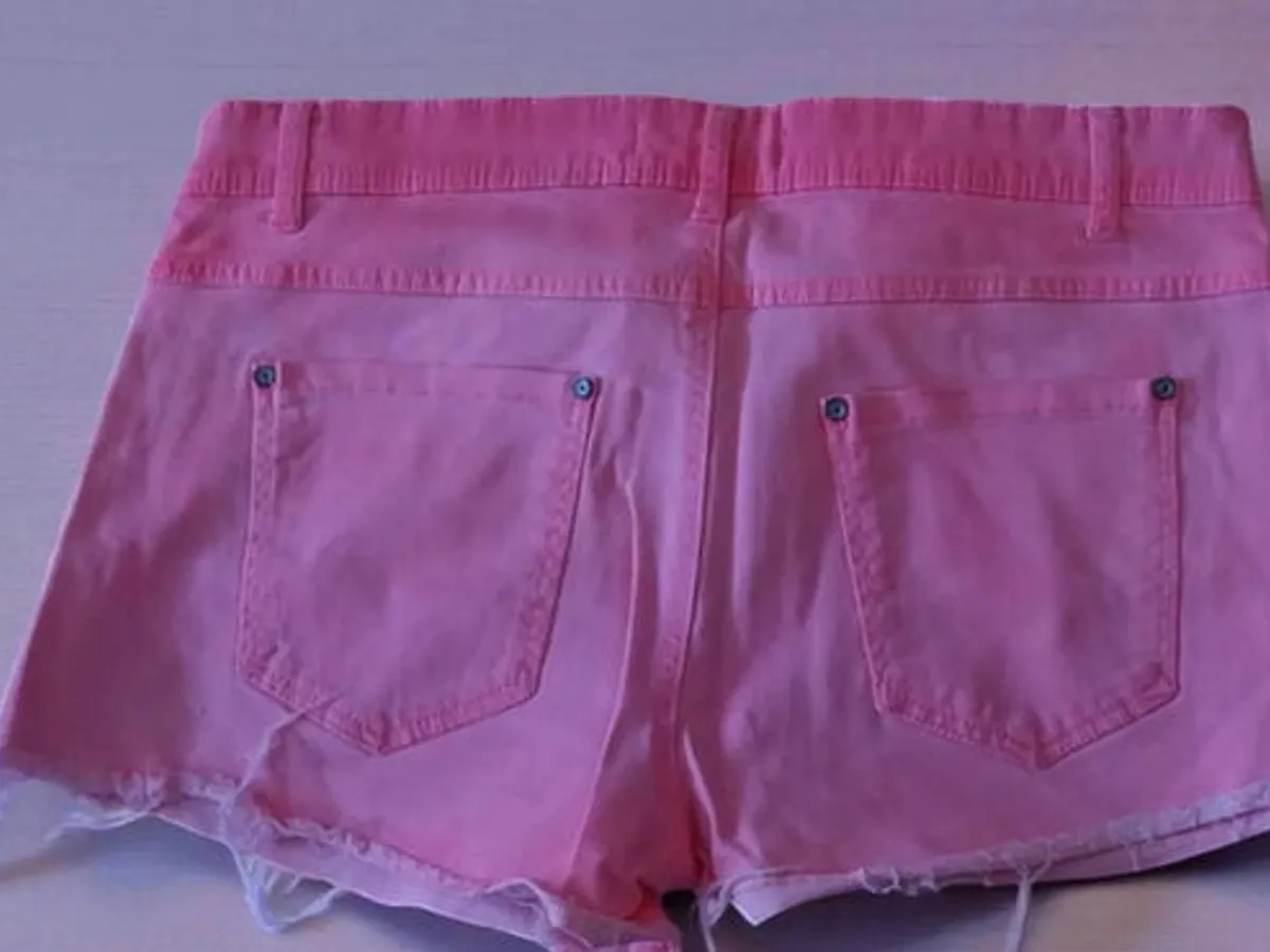 Calções Rosa Néon Desfiados – T38