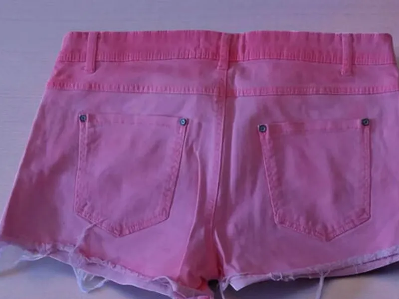 Calções Rosa Néon Desfiados – T38