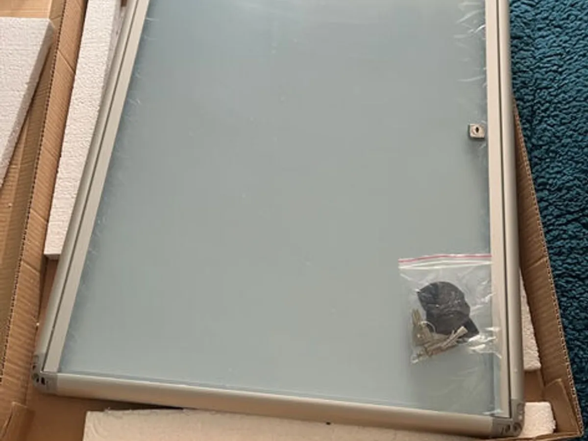 Vendo vitrine expositor para condominio