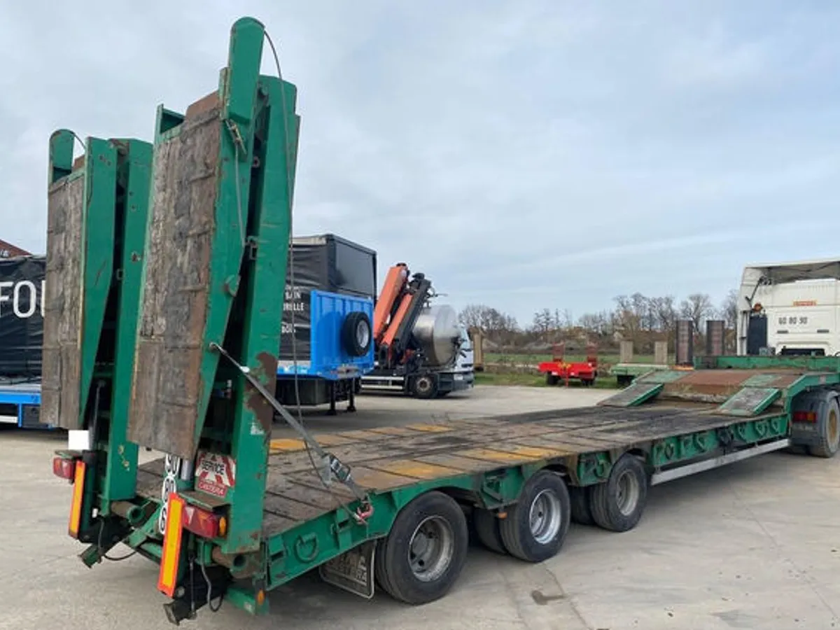 Semi-reboque CASTERA, 2012