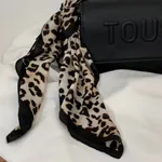 Lenço com Padrão Animal Print – Tons Neutros | Nov 1