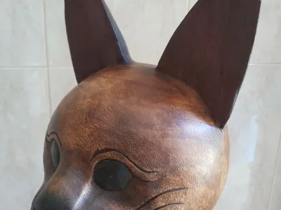 escultura de gato em madeira maciça, com cerca de 1 metro de altura.
Peça decorativa de grande porte, ideal para sala, hall de entrada, escritório ou espaço comercial.

 Estado impecável – sem riscos ou arranhões.

 Madeira maciça, resistente e pesada.

Estilo étnico/artesanal, trabalhado com detalhes.

Um elemento de destaque para quem aprecia peças originais.

Entrego em mãos de Aveiro ao Porto