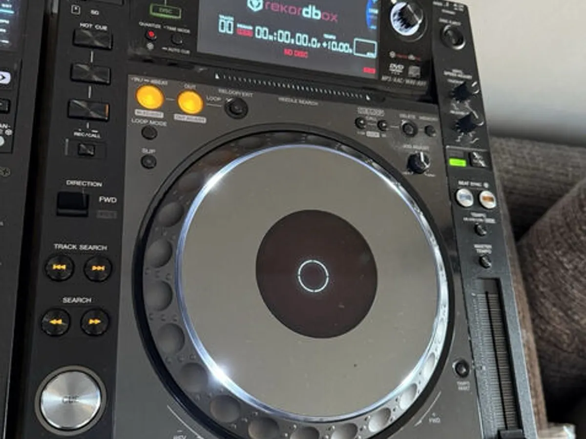 DJM900 Nexus e Colunas Ativas Cdj2000 Nexus X 2 Pl
