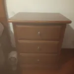 Vendo cama casal e mesas 2