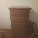 Vendo cama casal e mesas 4