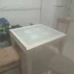 Vendo mesa de cozinha e cadeiras 2