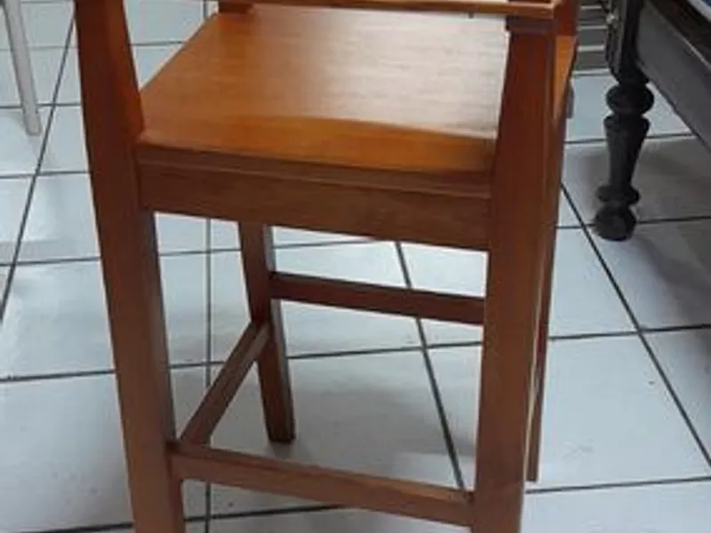 Cadeira infantil em madeira