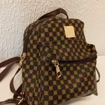 Pequena Mochila Castanha - Nova 5