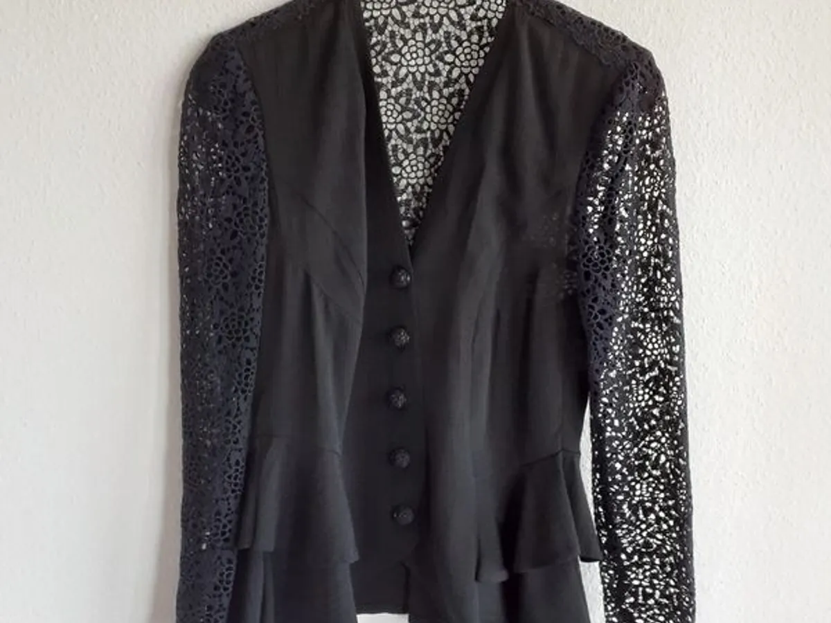 Blazer e top de renda