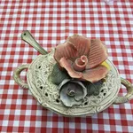 Várias peças decorativas  6