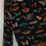 Linda blusa estampada com borboletas. Nova 4