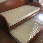 Cama de solteiro ( duas camas com colchões )  2