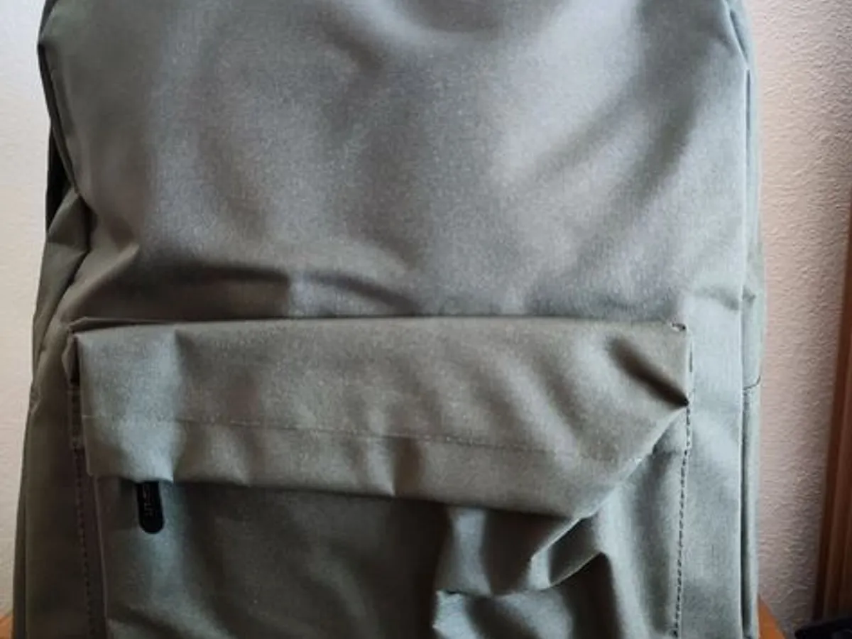 Mochila verde cáqui da Ambar, NOVA