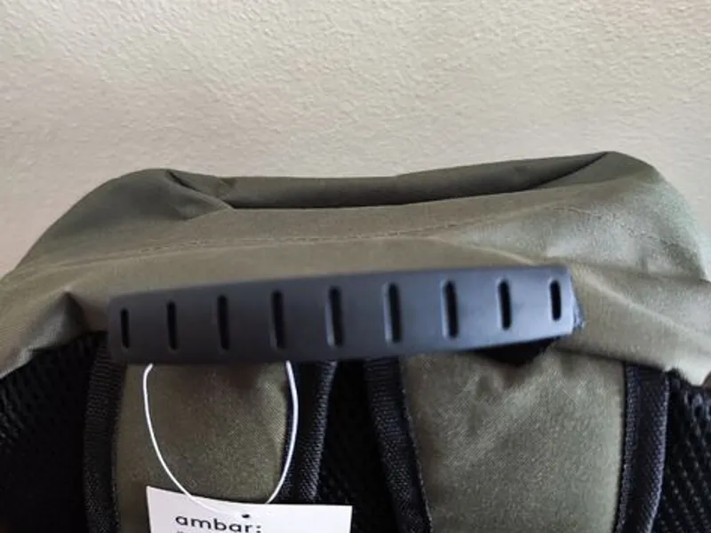 Mochila verde cáqui da Ambar, NOVA