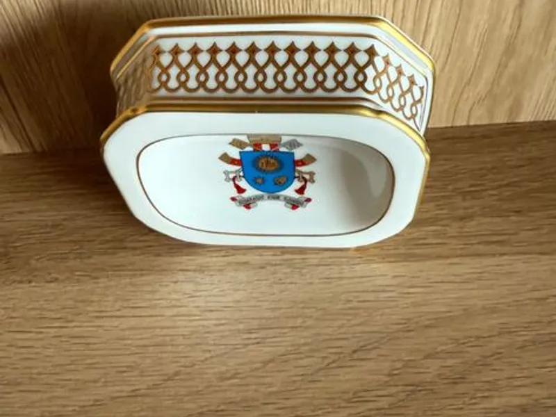 Porcelana Vista Alegre Papa Francisco