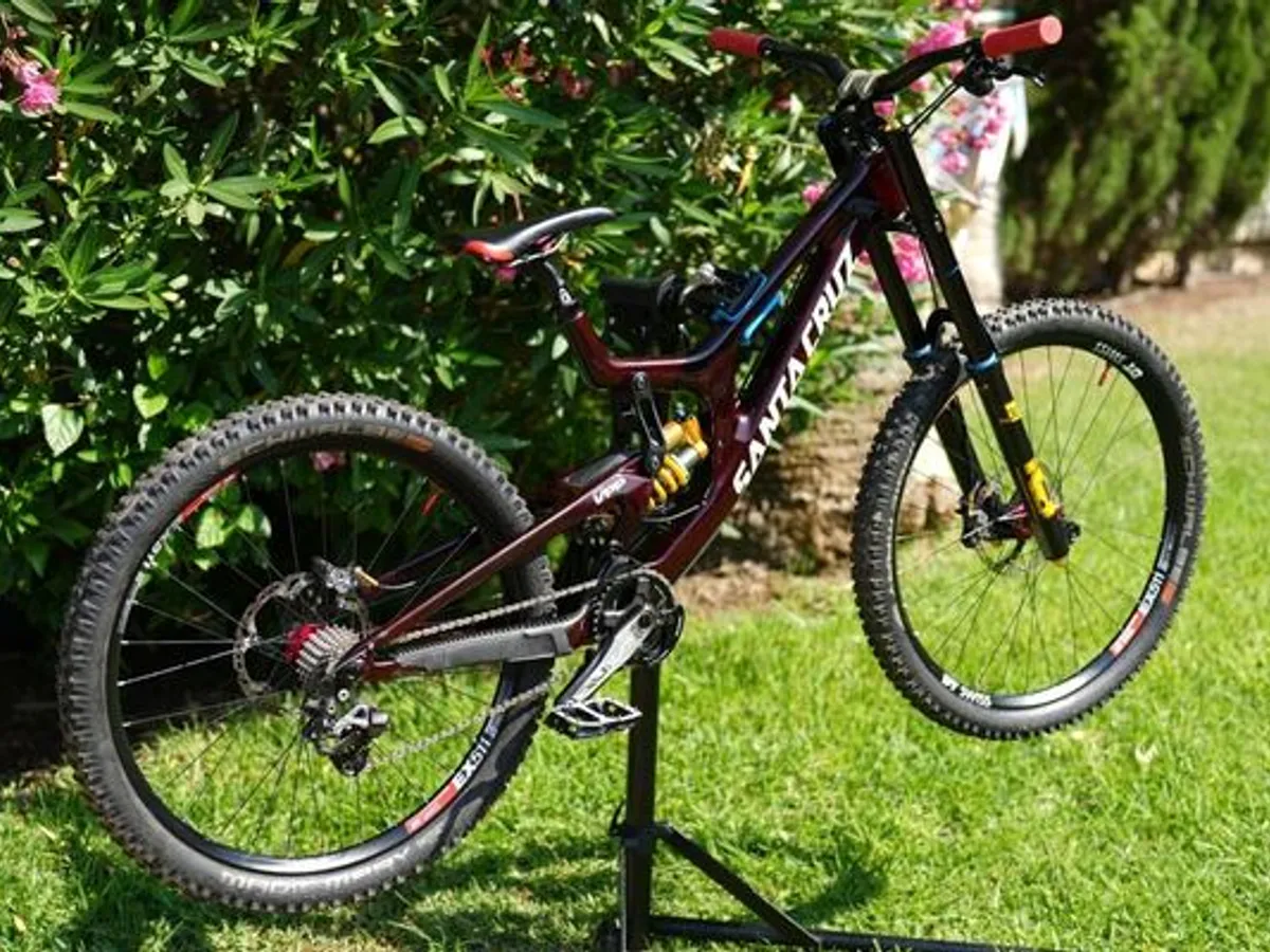 Bicicleta Santa Cruz V10 L MX / Carbono CC DH / Do