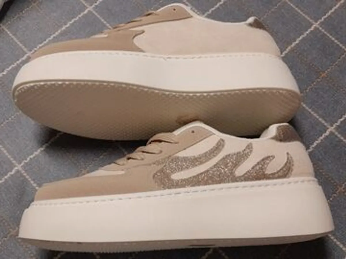 3 pares de sapatos novos