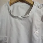 Bata médica ou escolar unisexo em bom estado  3