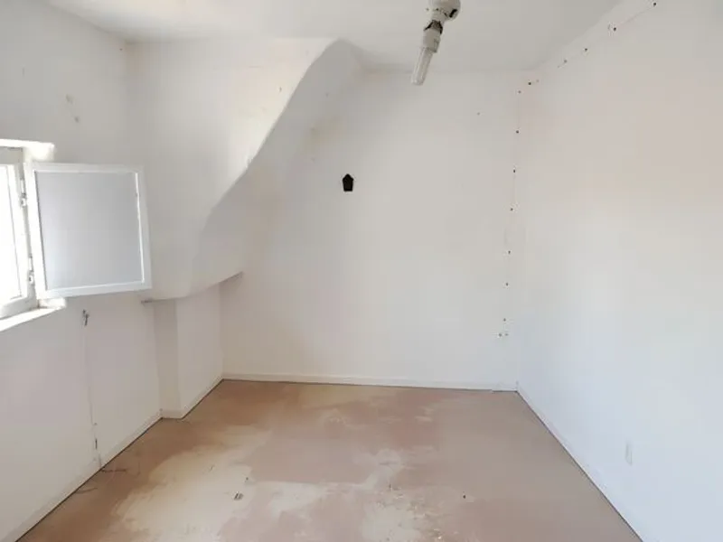 Moradia em Banda T1 + 2