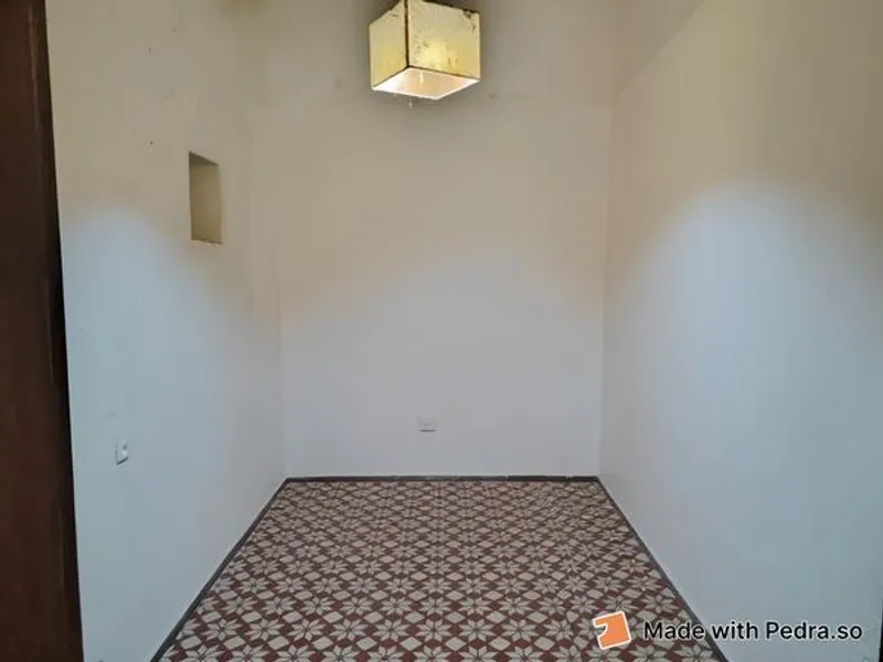 Moradia em Banda T1 + 2